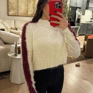 TWIN white and burgundy cropped sweater